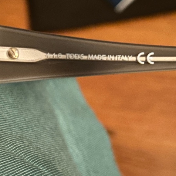 Authentic stylish,fun n beautiful Tod’s sunglasses c/w d bag n case, booklet ❤️ - Picture 10 of 14